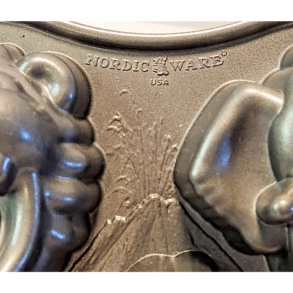 Nordic Ware Hungry Jungle Animals 3D Cake Muffin Bundt Pan Mold 4 Cup Non-Stick - Picture 2 of 5